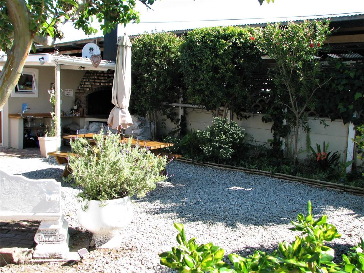Jembjo'S Knysna Lodge & Backpackers 외부 사진